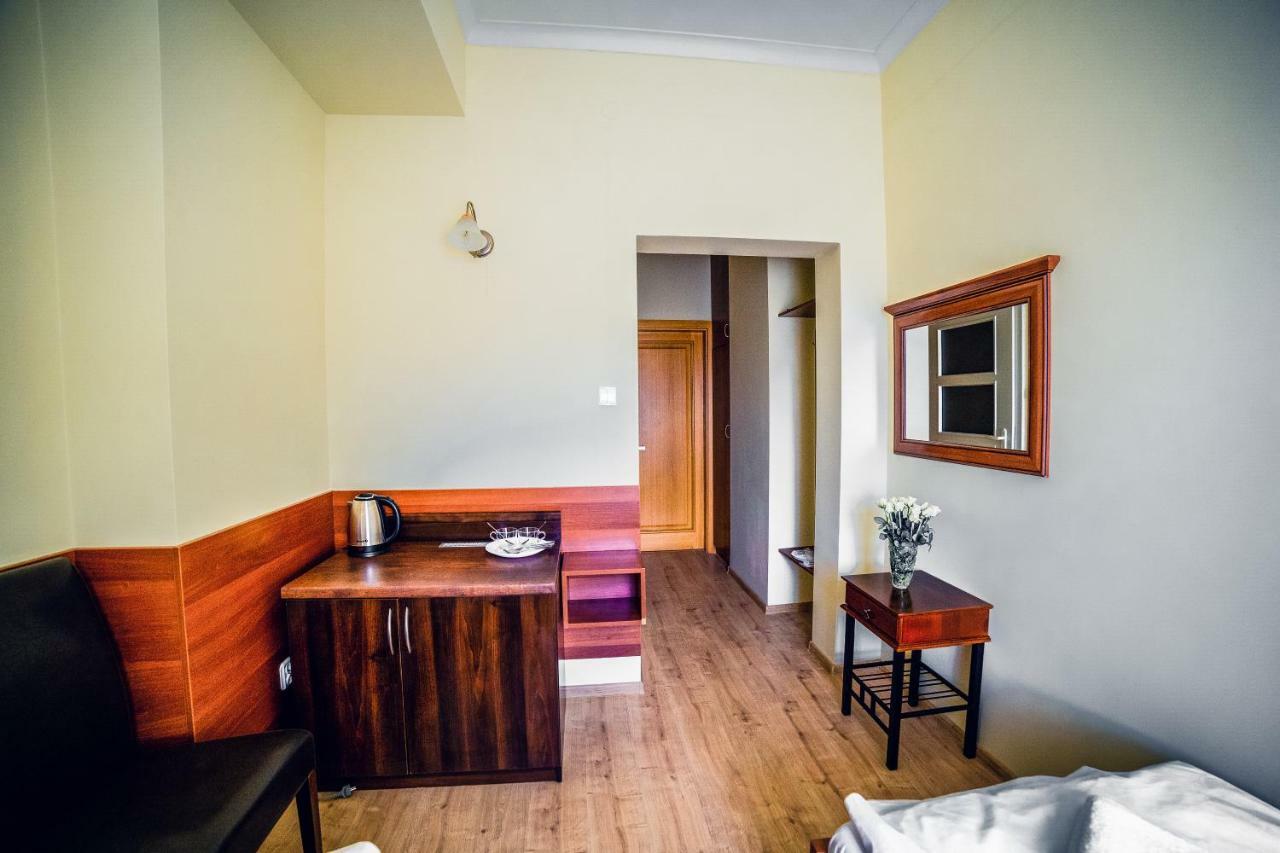 Hotel Hellada Kielce Exterior photo